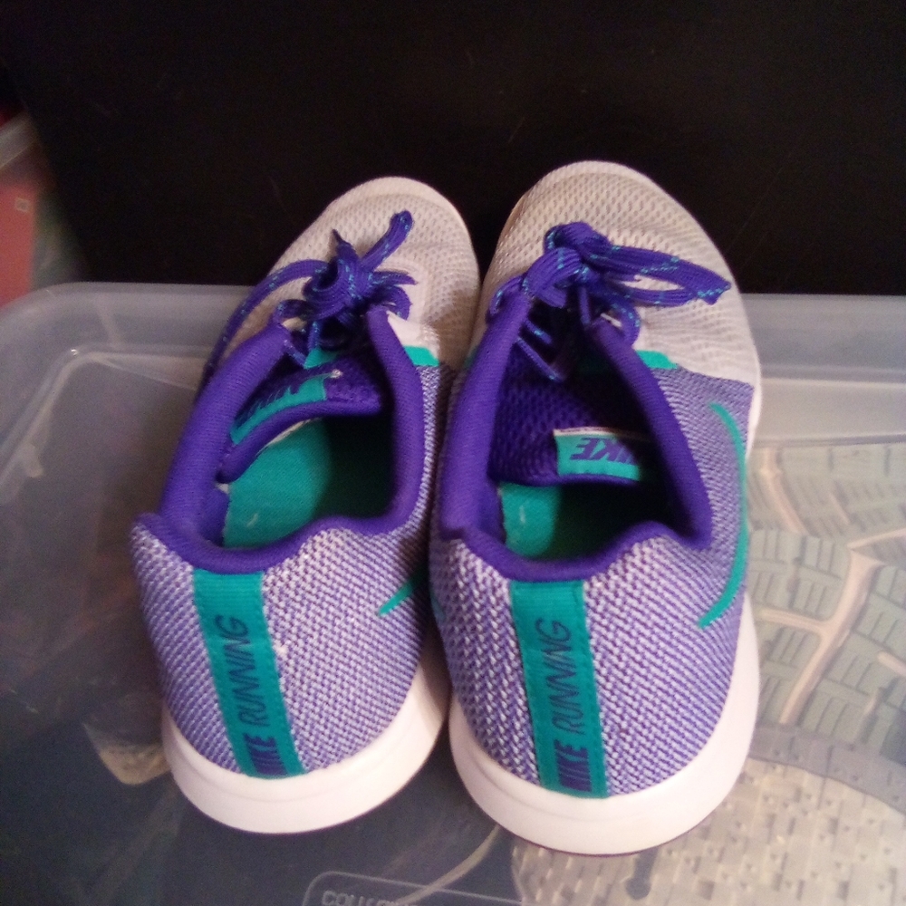 Shoes - Picture 3 of 4